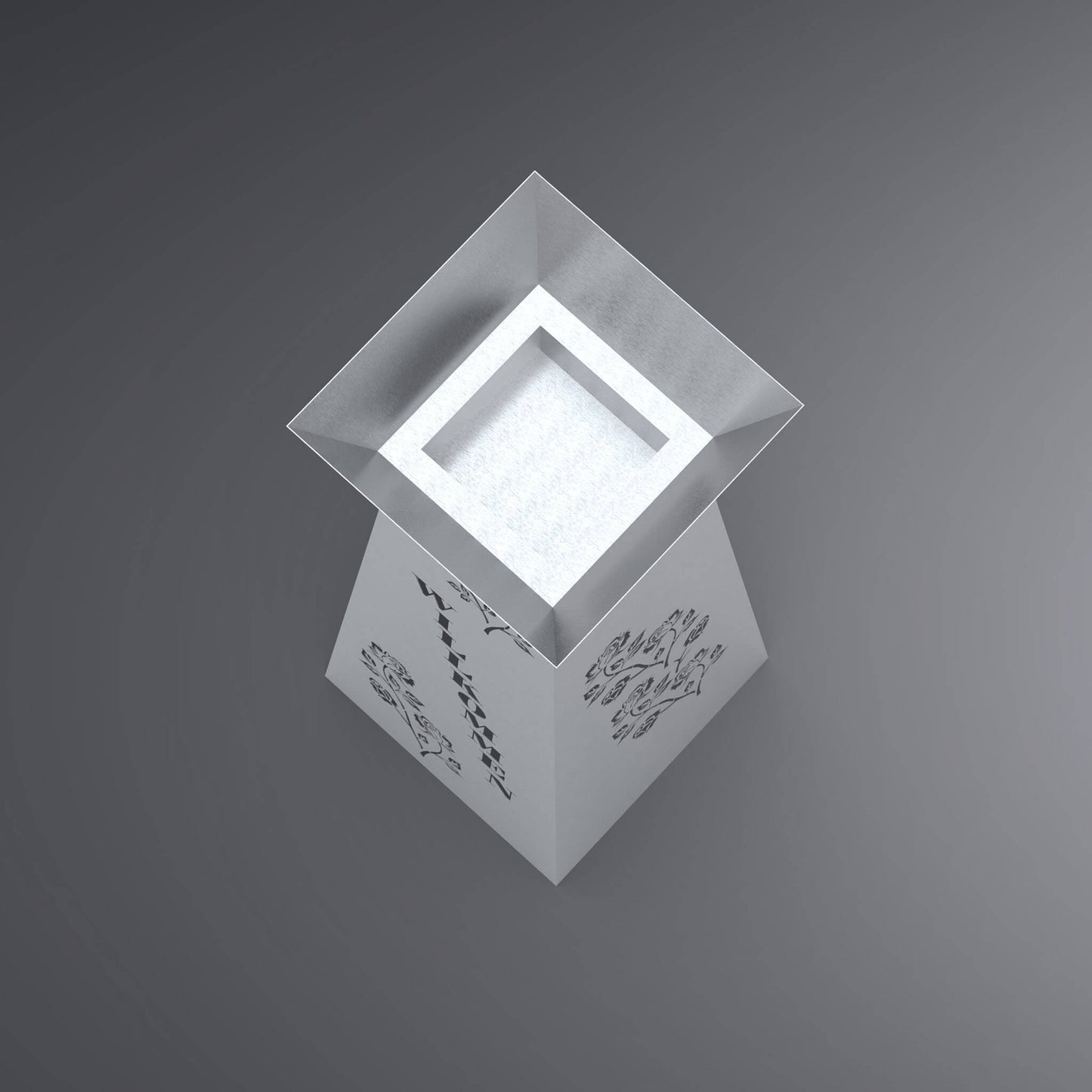 von oben auf eine viereckige Blumensäule aus Metall in Silber betrachtend.