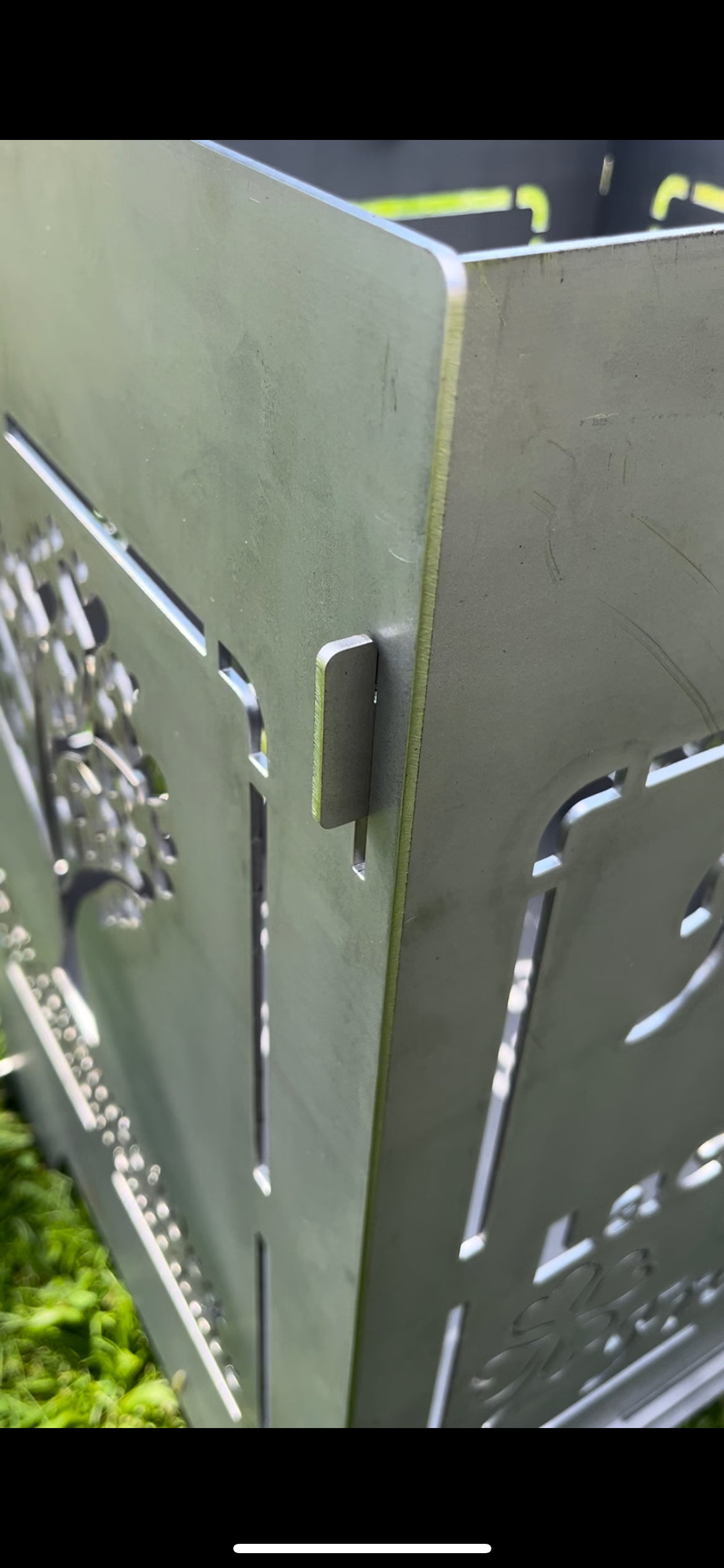 Stecksystem der Seitenteile einer Feuertonne