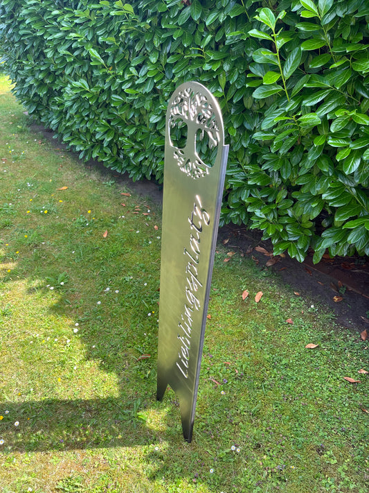 Gartenstecker in silber mit der Aufschrift Lieblingsplatz Ansicht von der Seite