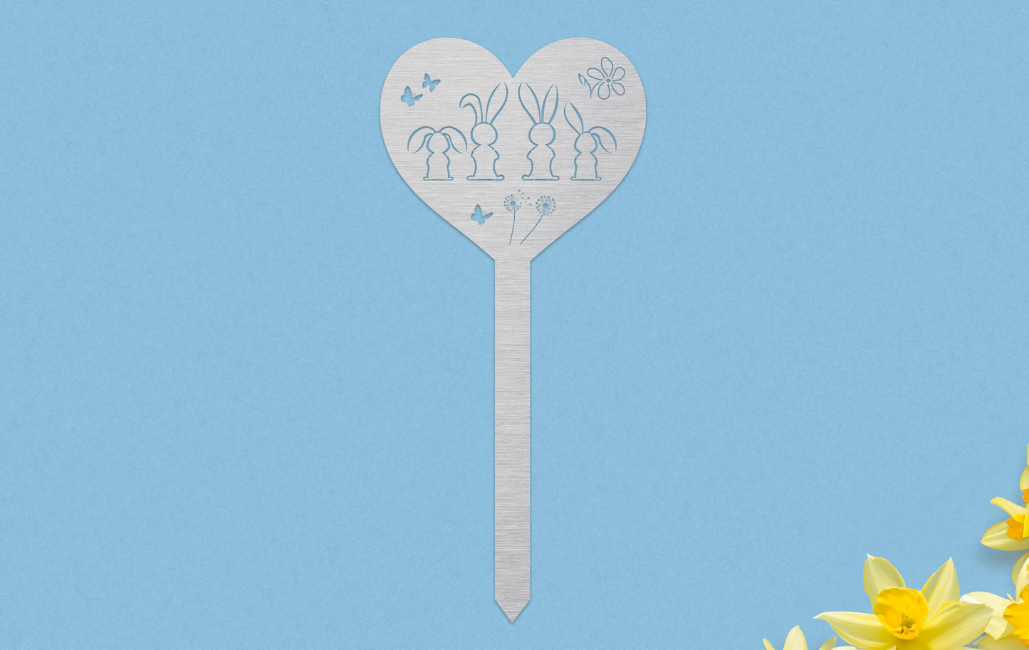 Gartenstecker Herz mit vielen Hasen und Schmetterlingen