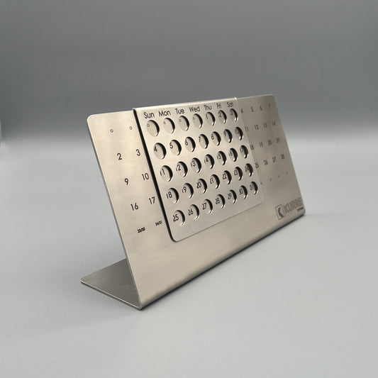 silbener Kalender von der Seite mit einem Schieberegler