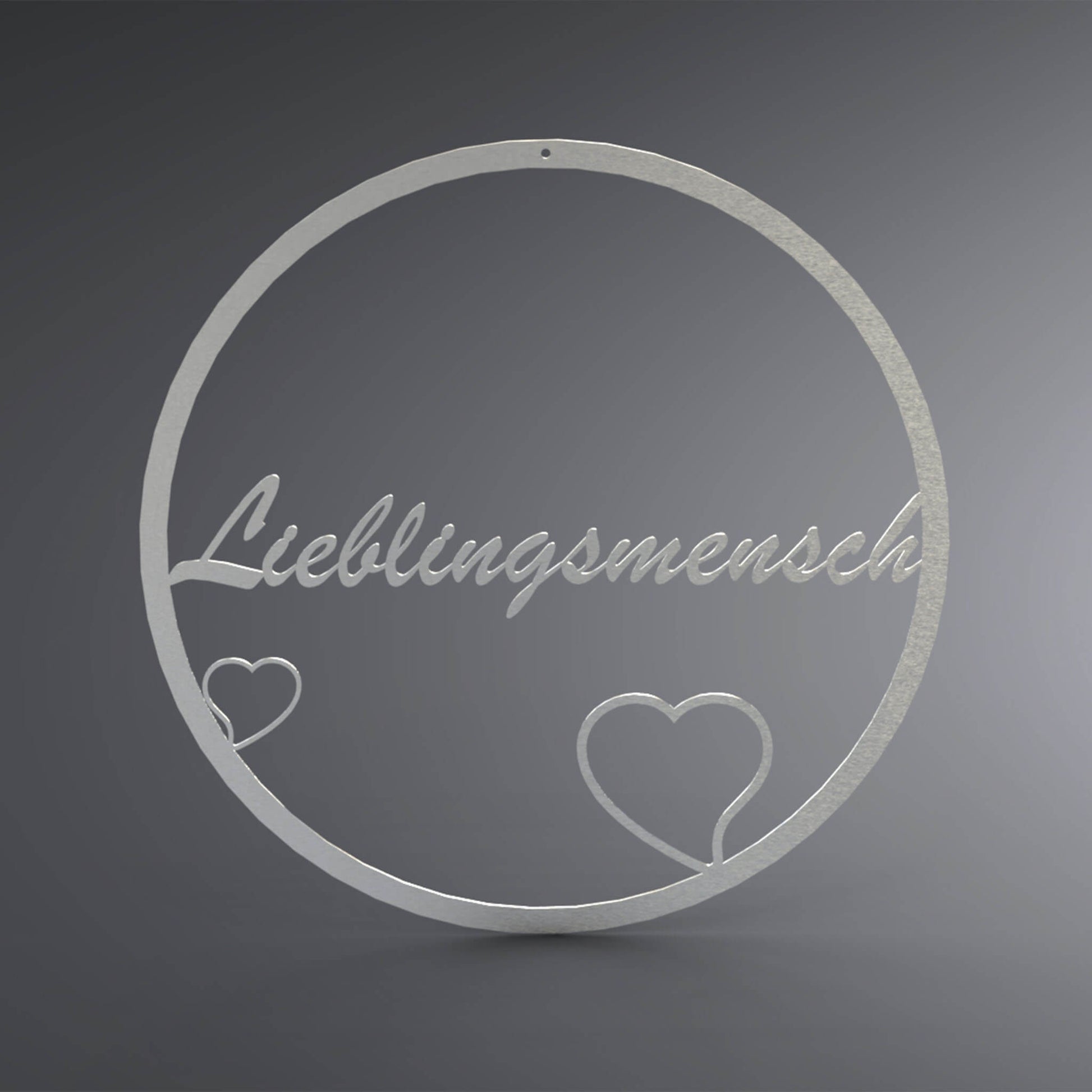 Dünner, ausgehöhlter Kranz. In der Mitte steht: "Lieblingsmensch". Unten links und rechts befinden sich jeweils ein ausgehöhltes Herz.