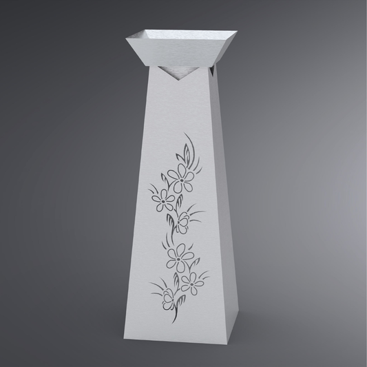 Blumenranken ausgelasert auf einer Seite einer Blumensäule.