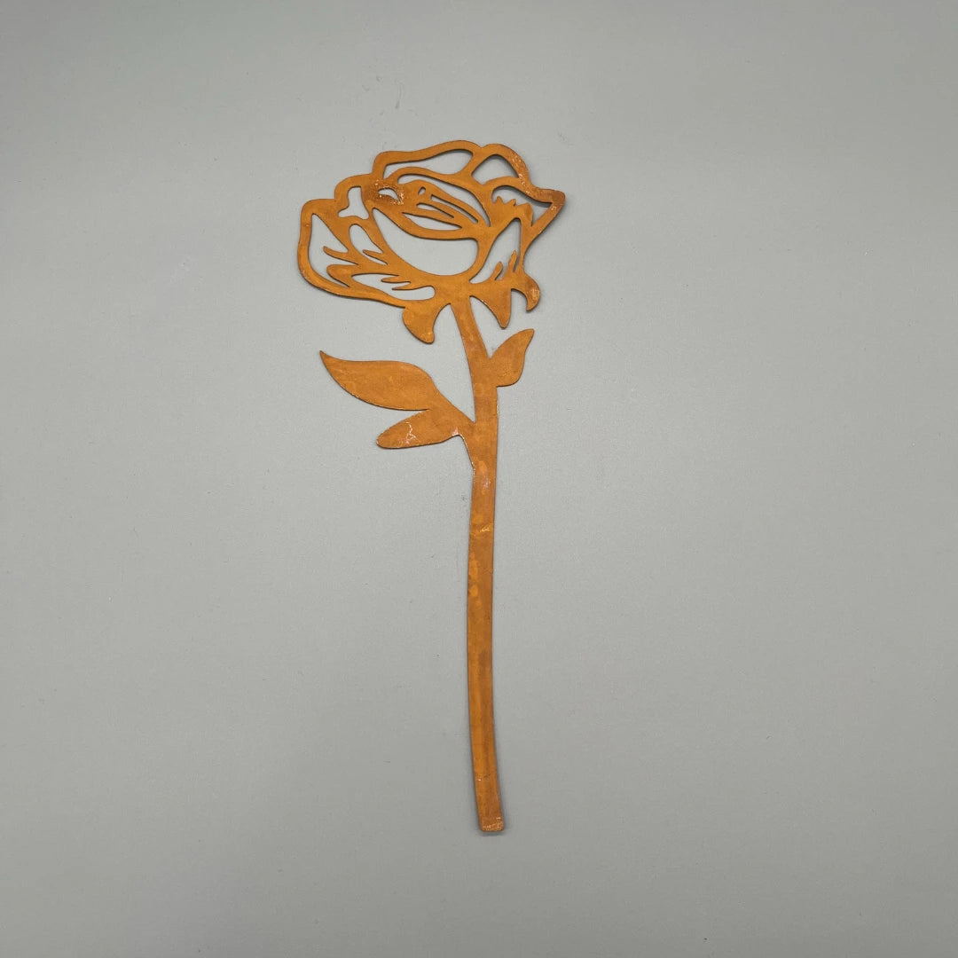 Blumenstecker für Beete als Rose mit Rost