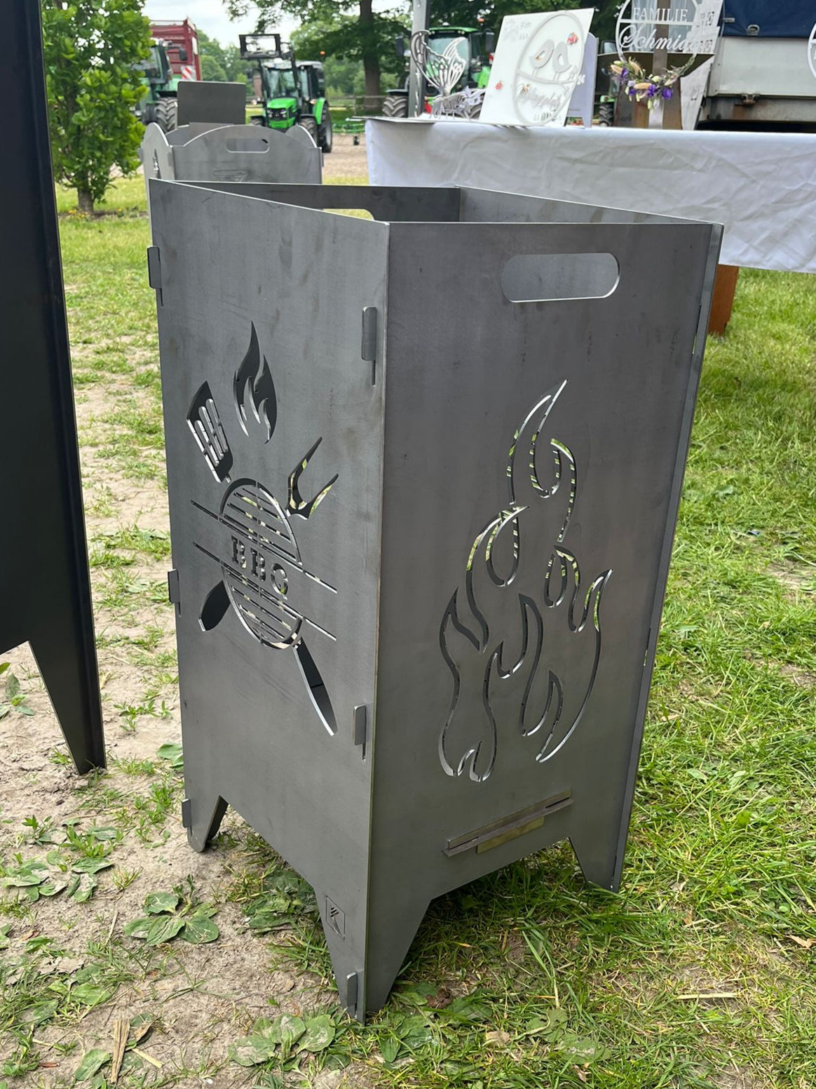 Feuertonne eckig hoch mit bbq Motiv