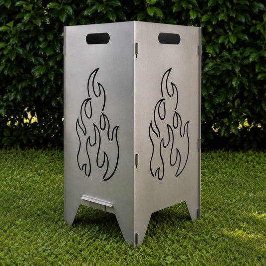 Auf dem Bild ist eine graue Feuertonne mit Flammen Motiv auf beiden Seiten zu erkennen